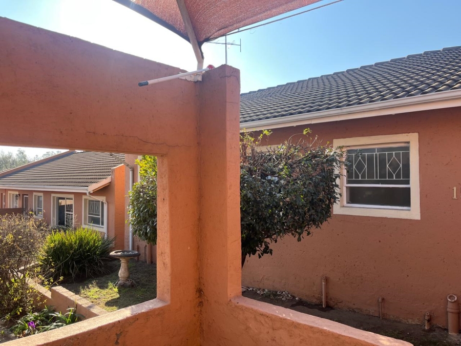 2 Bedroom Property for Sale in Buccleuch Gauteng