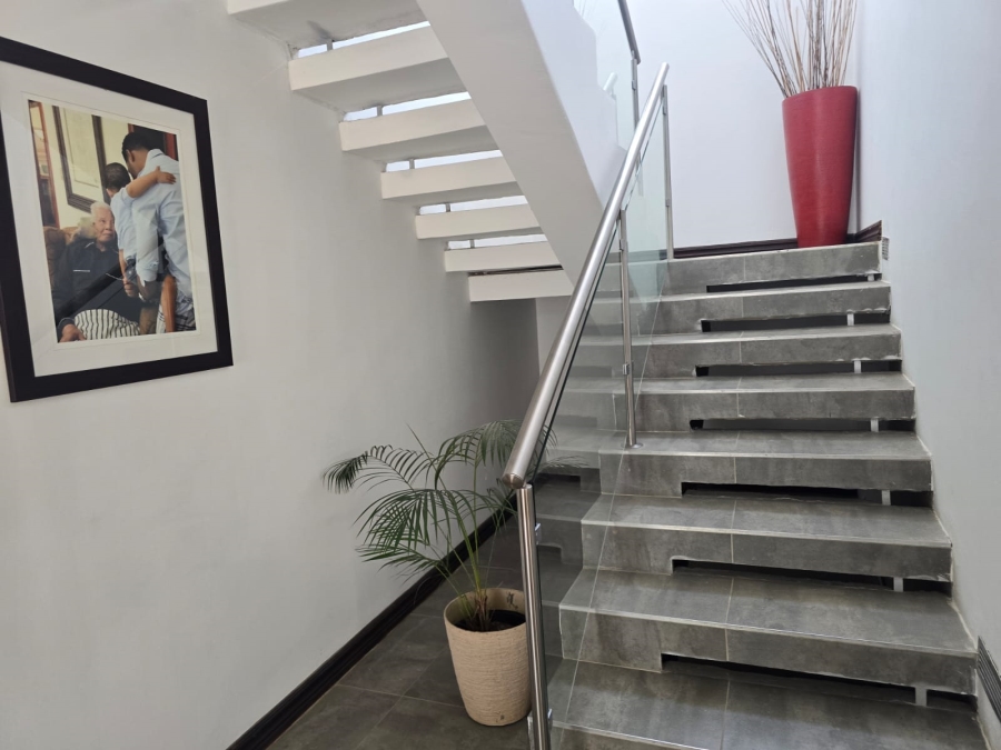 5 Bedroom Property for Sale in Eye of Africa Gauteng