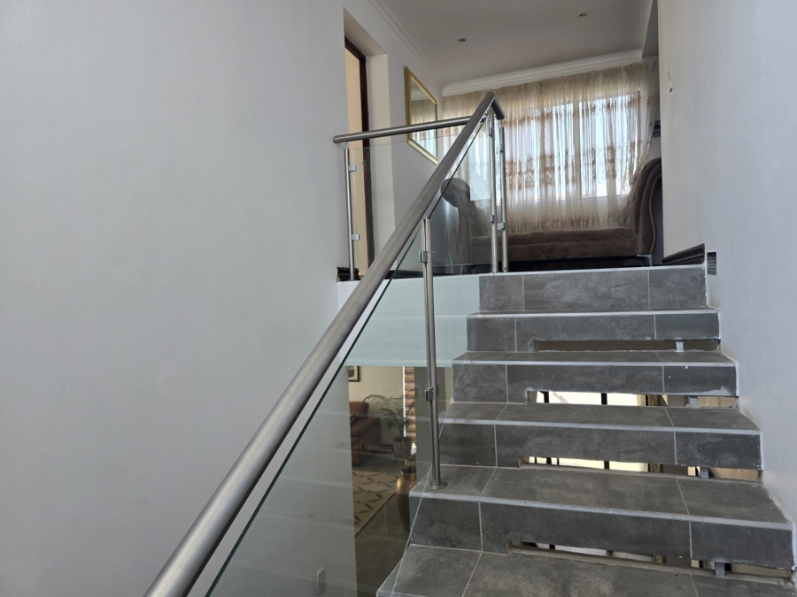 5 Bedroom Property for Sale in Eye of Africa Gauteng