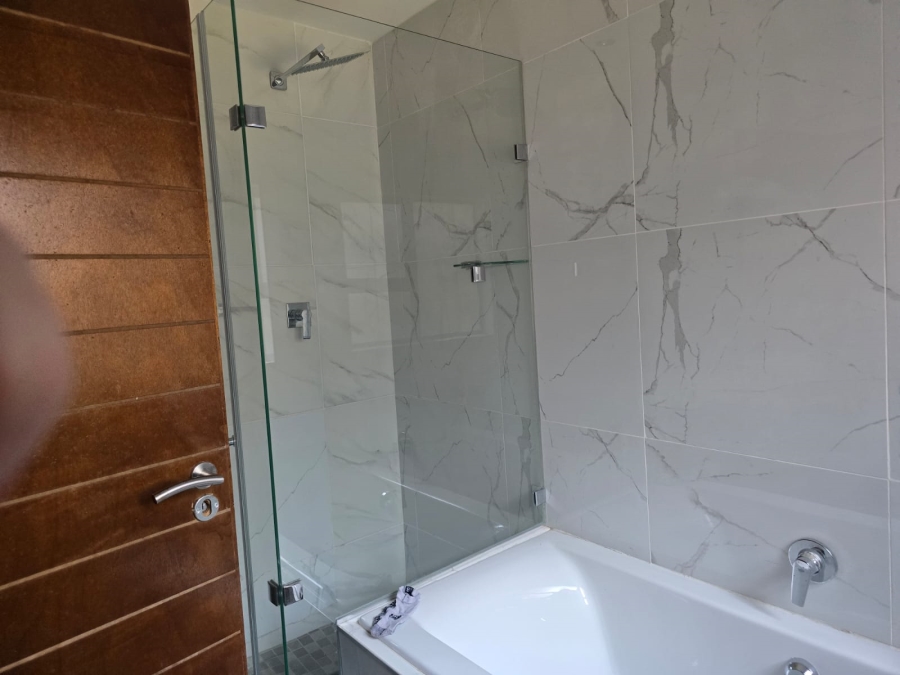 5 Bedroom Property for Sale in Eye of Africa Gauteng