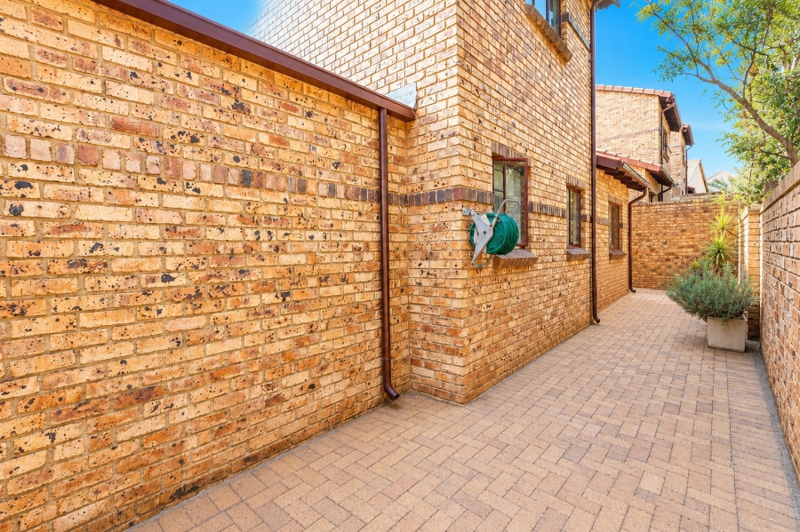 3 Bedroom Property for Sale in Halfway Gardens Gauteng