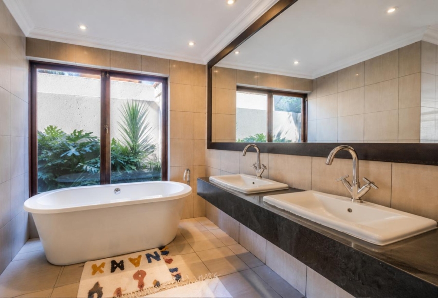 To Let 4 Bedroom Property for Rent in River Club Gauteng
