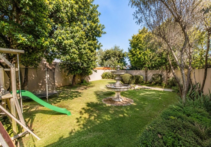 To Let 4 Bedroom Property for Rent in River Club Gauteng