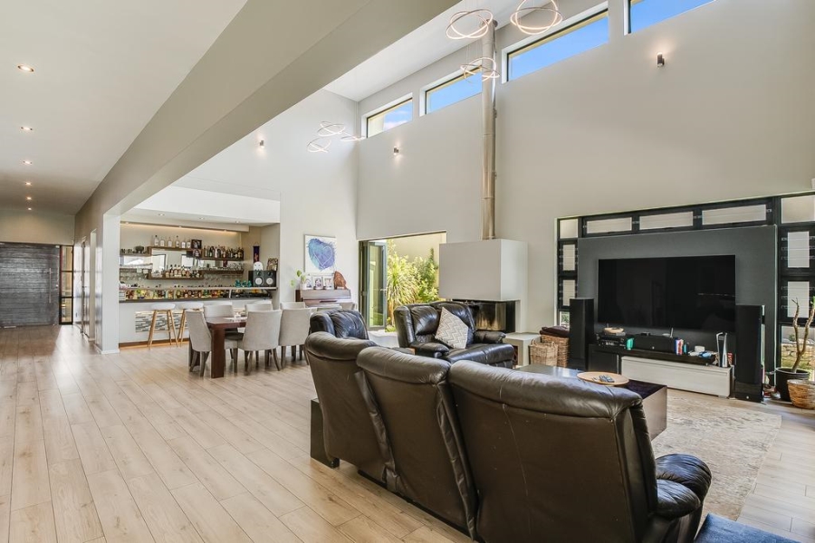 5 Bedroom Property for Sale in Bryanston Gauteng