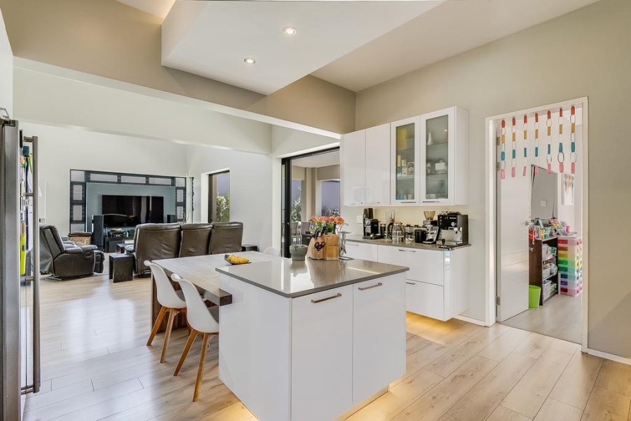 5 Bedroom Property for Sale in Bryanston Gauteng