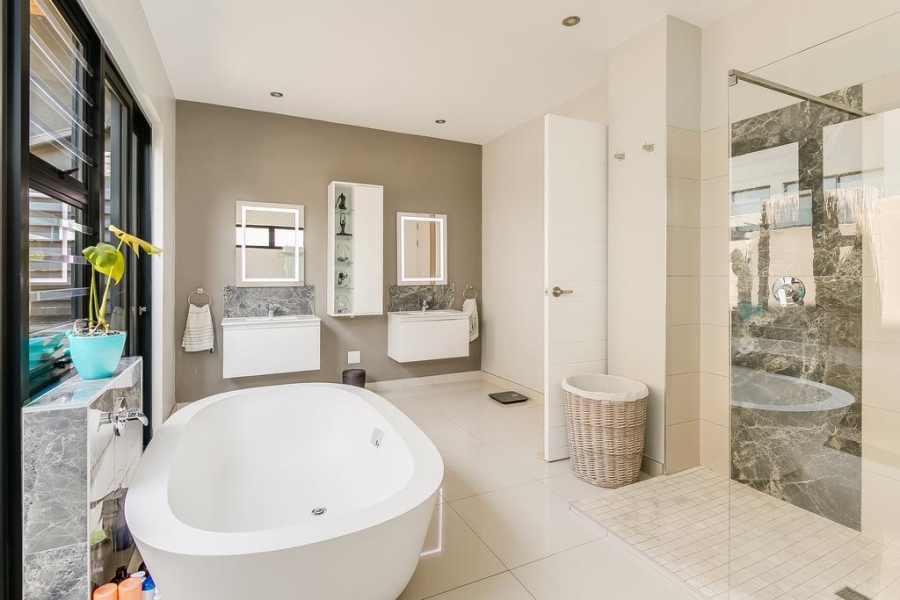 5 Bedroom Property for Sale in Bryanston Gauteng