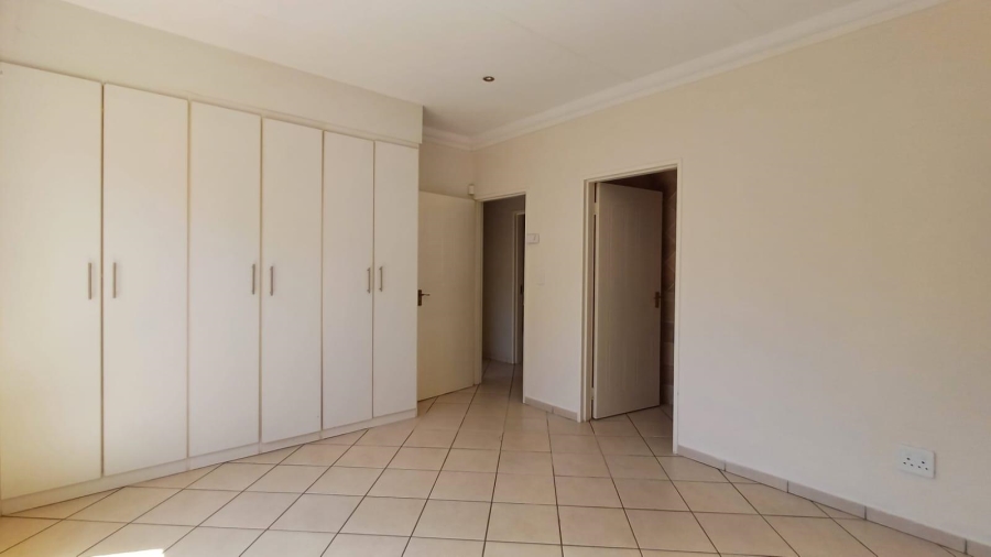 3 Bedroom Property for Sale in New Redruth Gauteng