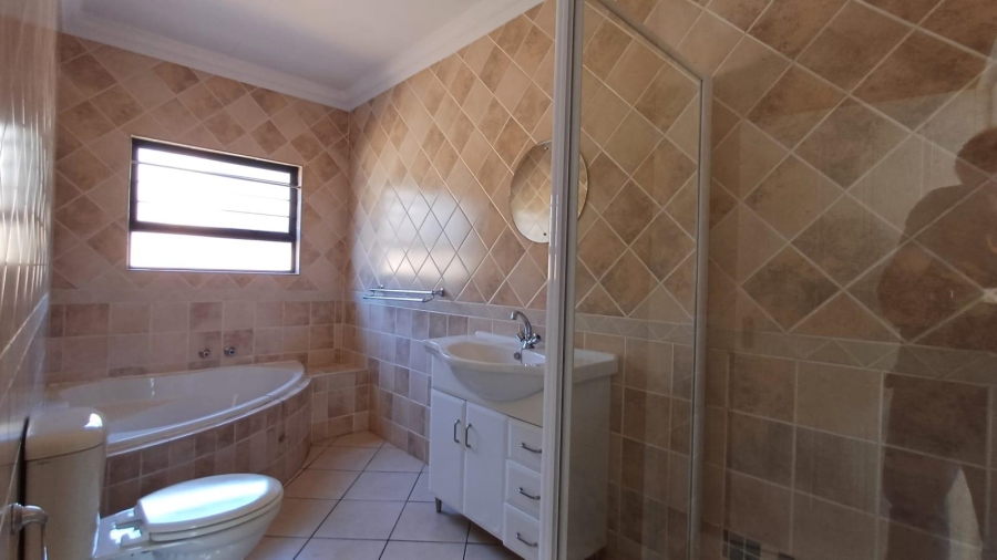 3 Bedroom Property for Sale in New Redruth Gauteng