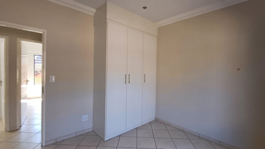3 Bedroom Property for Sale in New Redruth Gauteng