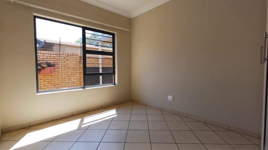 3 Bedroom Property for Sale in New Redruth Gauteng