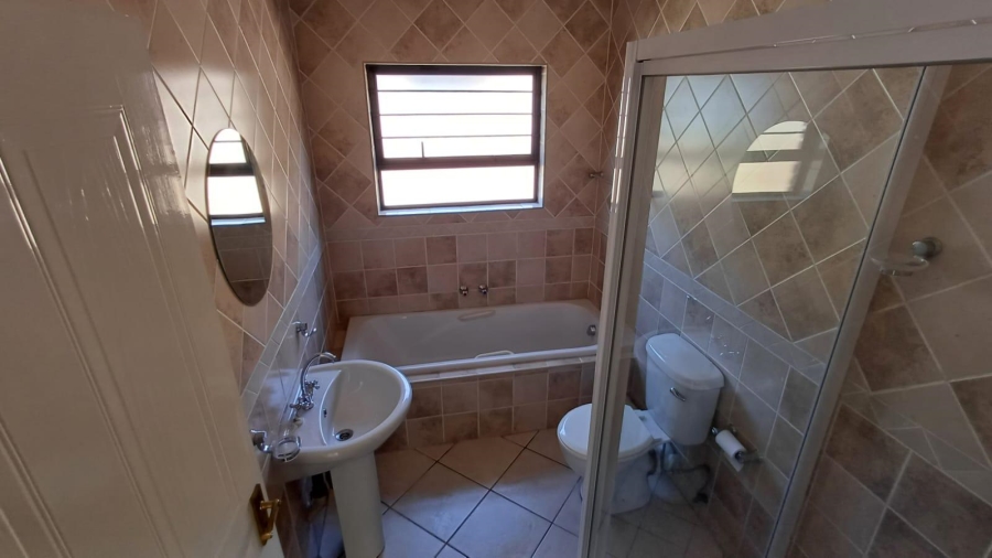 3 Bedroom Property for Sale in New Redruth Gauteng