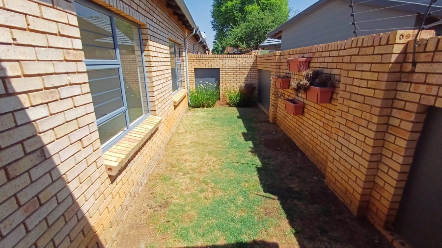 3 Bedroom Property for Sale in New Redruth Gauteng