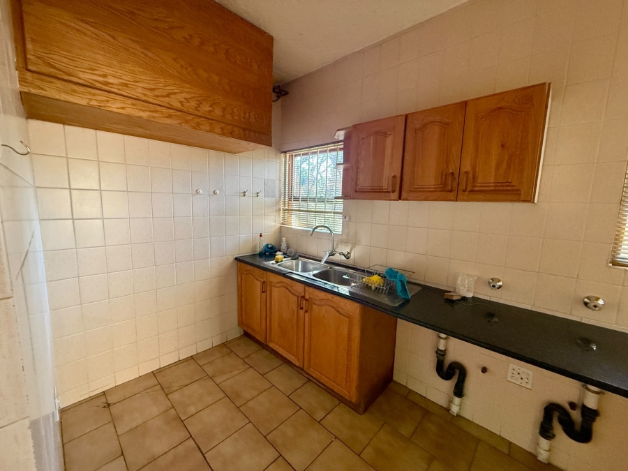 5 Bedroom Property for Sale in Amandasig Gauteng