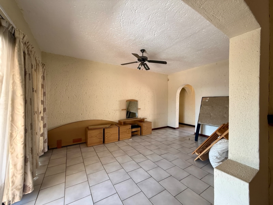 5 Bedroom Property for Sale in Amandasig Gauteng