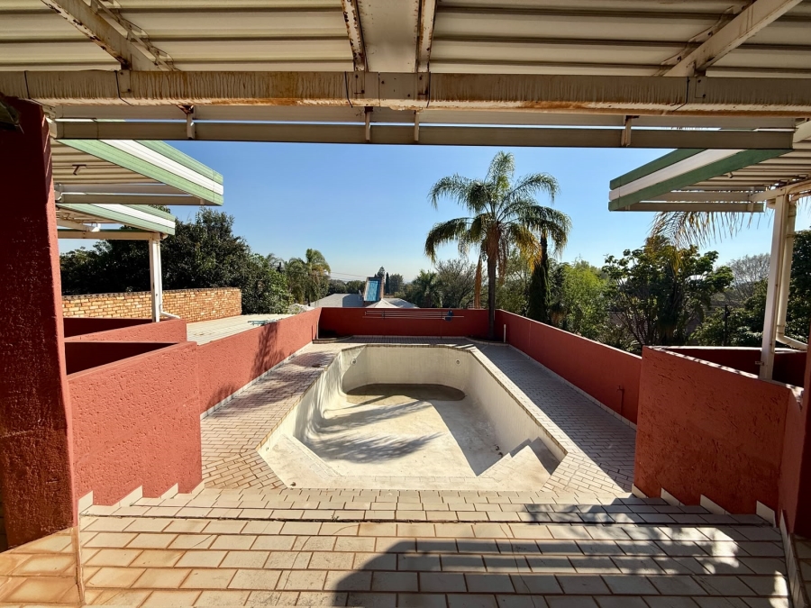 5 Bedroom Property for Sale in Amandasig Gauteng