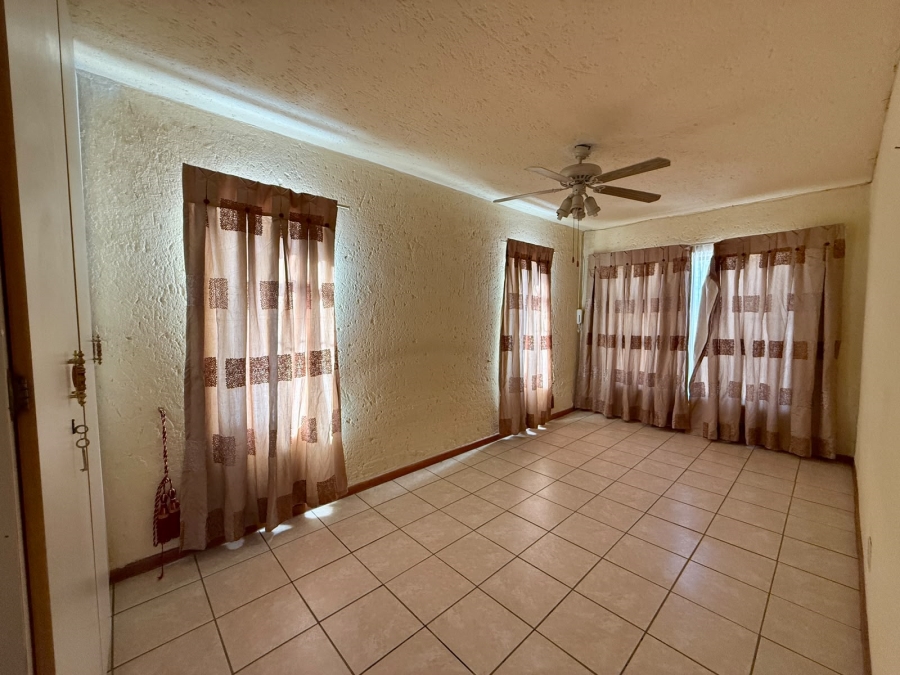 5 Bedroom Property for Sale in Amandasig Gauteng