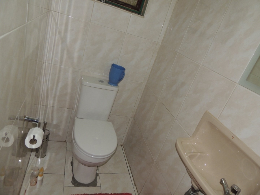 5 Bedroom Property for Sale in Amandasig Gauteng