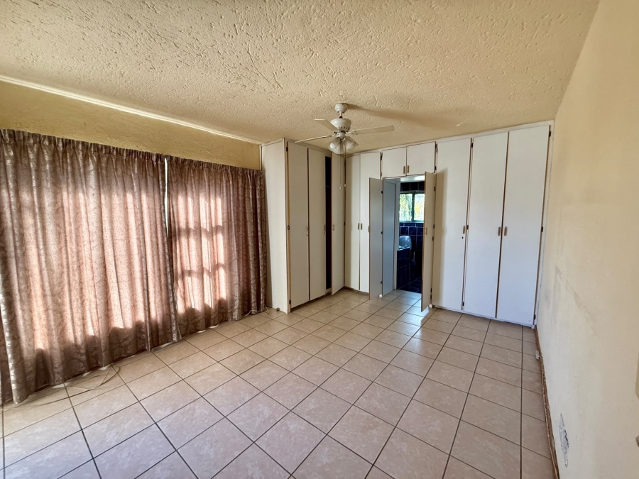 5 Bedroom Property for Sale in Amandasig Gauteng