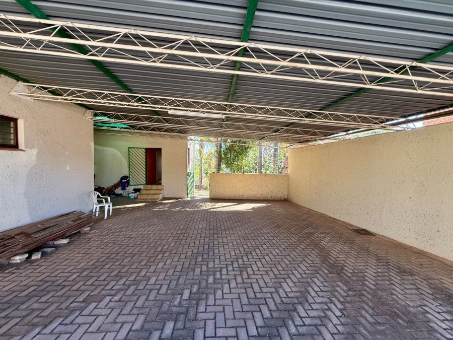 5 Bedroom Property for Sale in Amandasig Gauteng