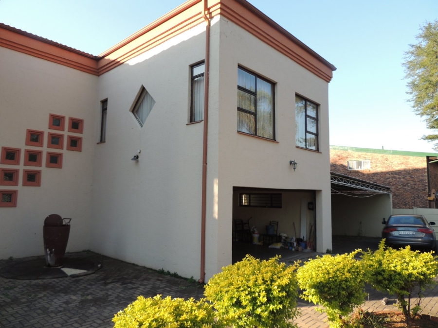 5 Bedroom Property for Sale in Amandasig Gauteng