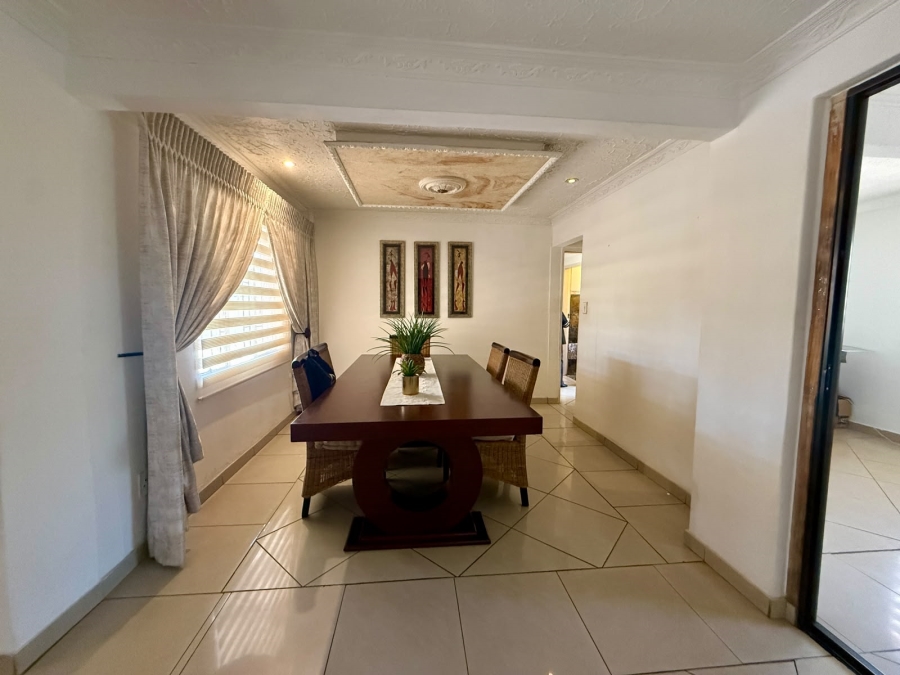 5 Bedroom Property for Sale in The Orchards Gauteng