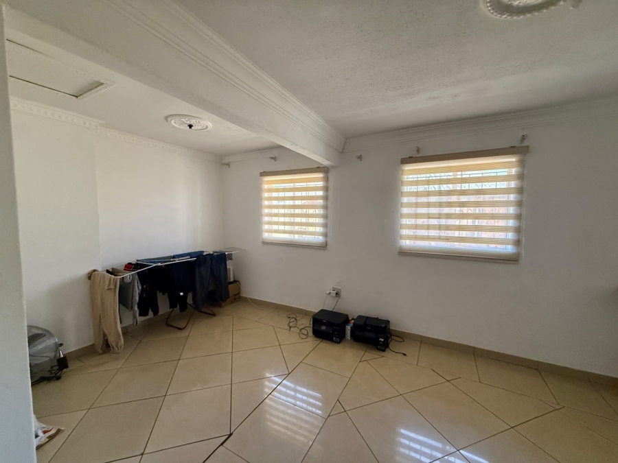 5 Bedroom Property for Sale in The Orchards Gauteng