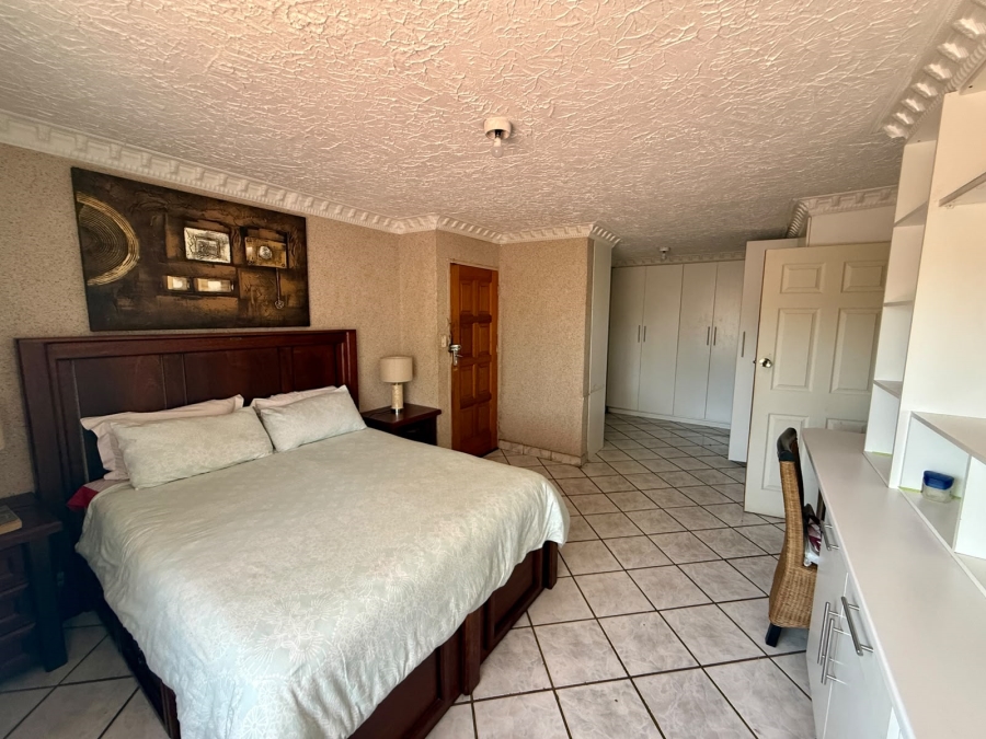 5 Bedroom Property for Sale in The Orchards Gauteng