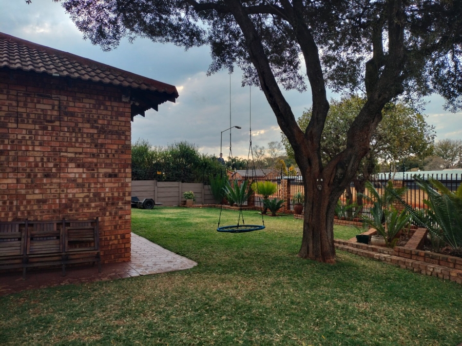 3 Bedroom Property for Sale in Dorandia Gauteng