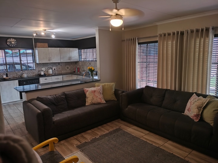 3 Bedroom Property for Sale in Dorandia Gauteng