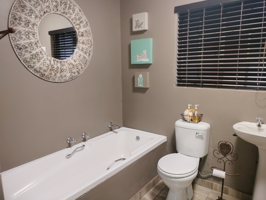 3 Bedroom Property for Sale in Dorandia Gauteng