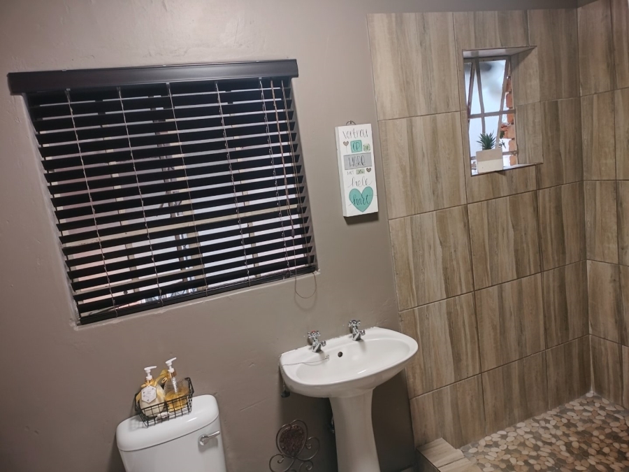 3 Bedroom Property for Sale in Dorandia Gauteng
