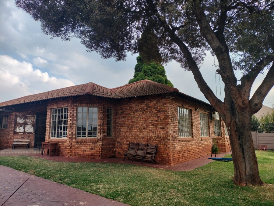 3 Bedroom Property for Sale in Dorandia Gauteng