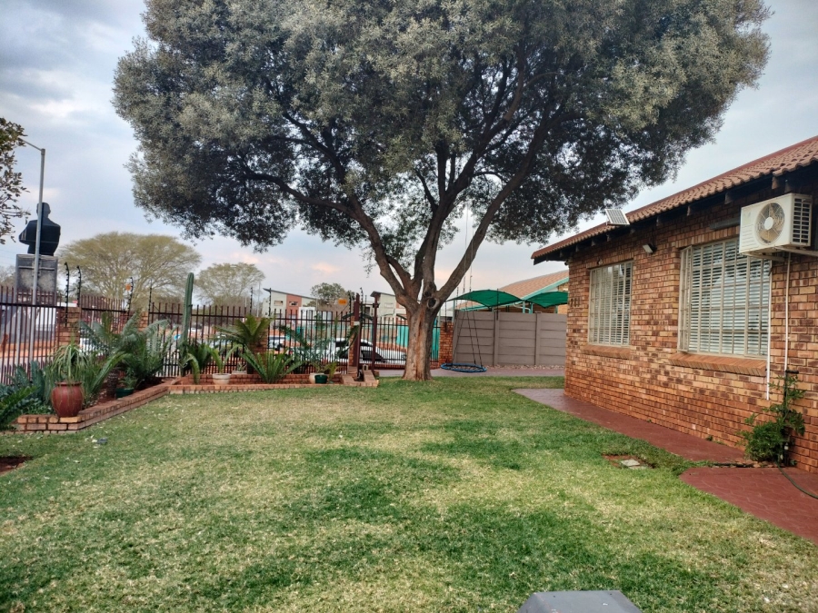 3 Bedroom Property for Sale in Dorandia Gauteng