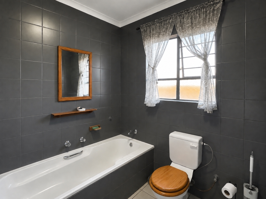 3 Bedroom Property for Sale in Sunward Park Gauteng