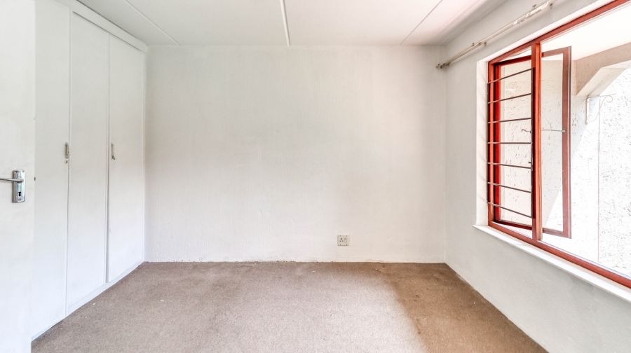 2 Bedroom Property for Sale in Sunninghill Gauteng