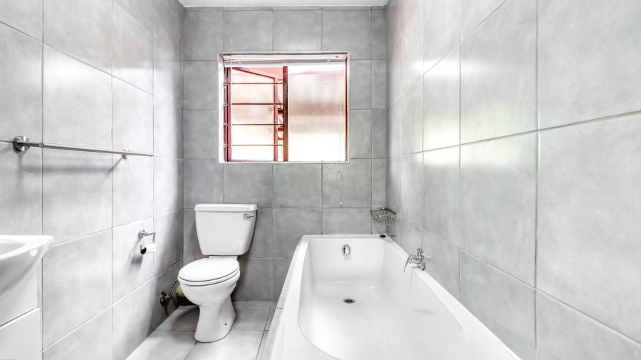 2 Bedroom Property for Sale in Sunninghill Gauteng