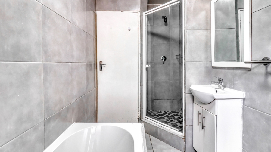 2 Bedroom Property for Sale in Sunninghill Gauteng