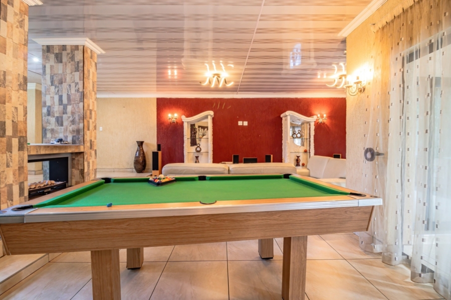 6 Bedroom Property for Sale in Edleen Gauteng