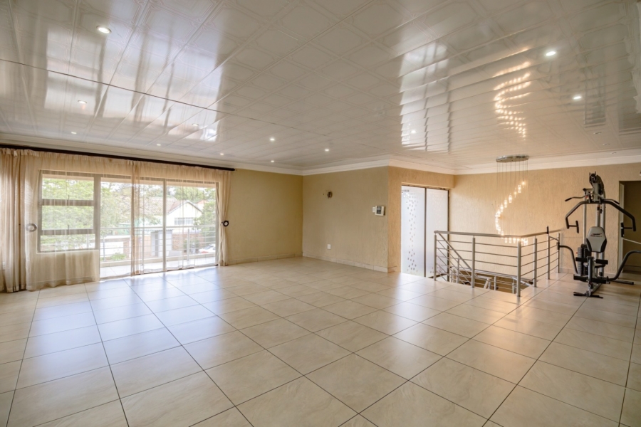 6 Bedroom Property for Sale in Edleen Gauteng