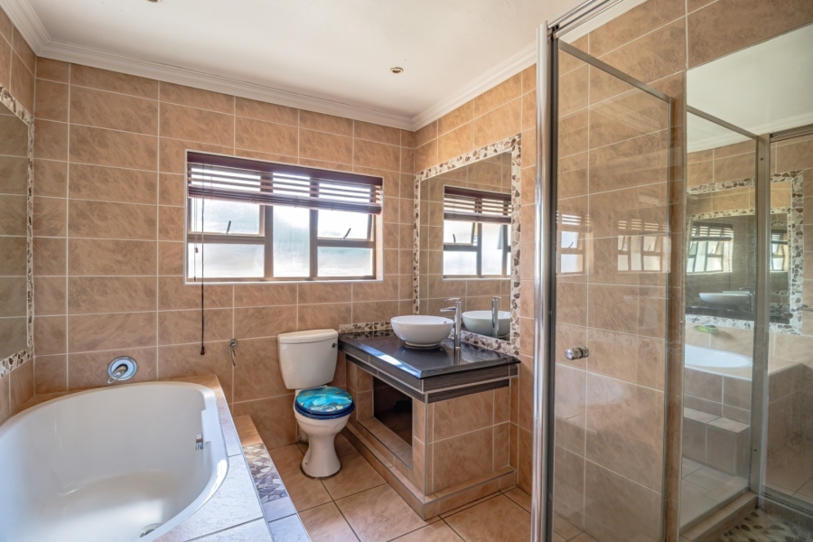 6 Bedroom Property for Sale in Edleen Gauteng