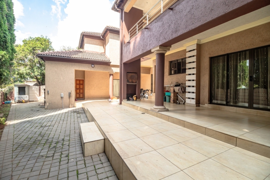 6 Bedroom Property for Sale in Edleen Gauteng