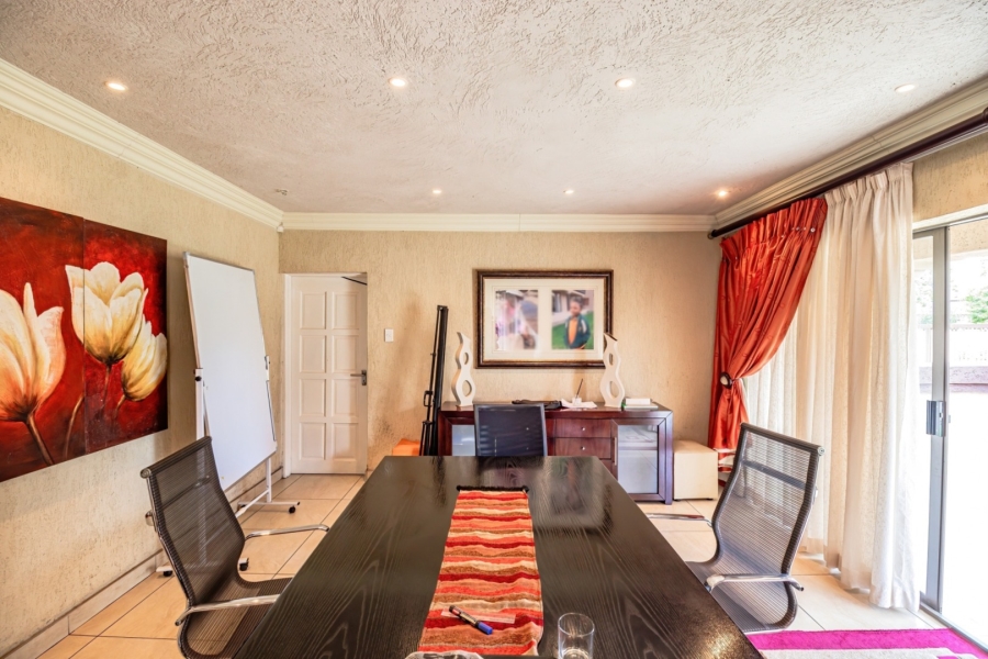 6 Bedroom Property for Sale in Edleen Gauteng