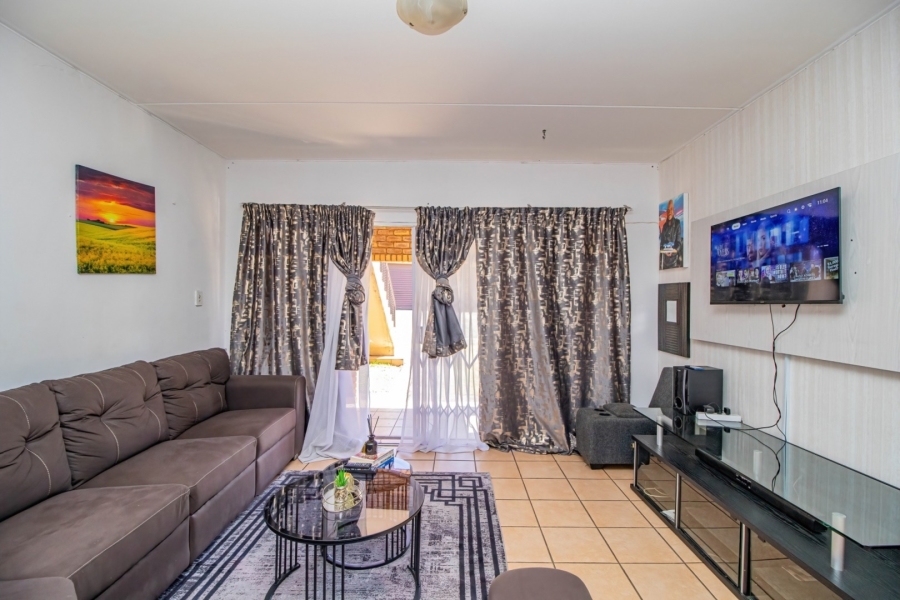 2 Bedroom Property for Sale in Birchleigh Gauteng
