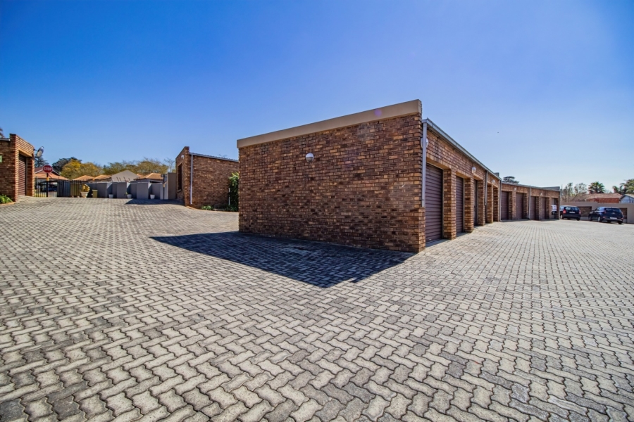 2 Bedroom Property for Sale in Birchleigh Gauteng