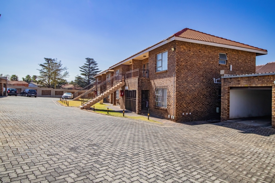 2 Bedroom Property for Sale in Birchleigh Gauteng