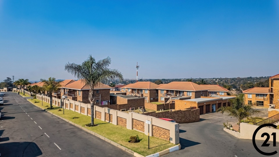2 Bedroom Property for Sale in Birchleigh Gauteng