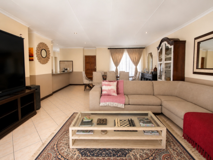 3 Bedroom Property for Sale in Monavoni Gauteng