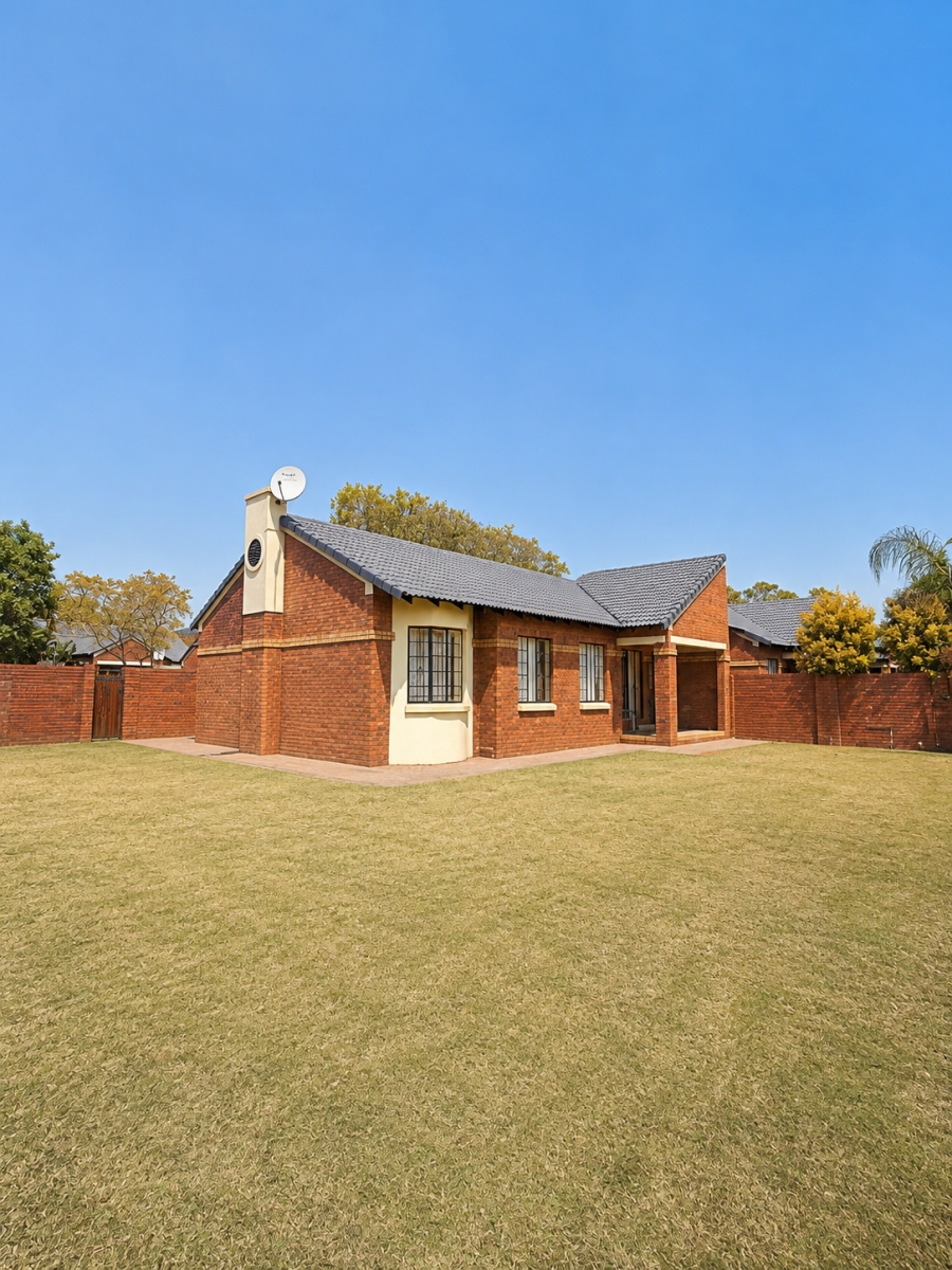 3 Bedroom Property for Sale in Monavoni Gauteng