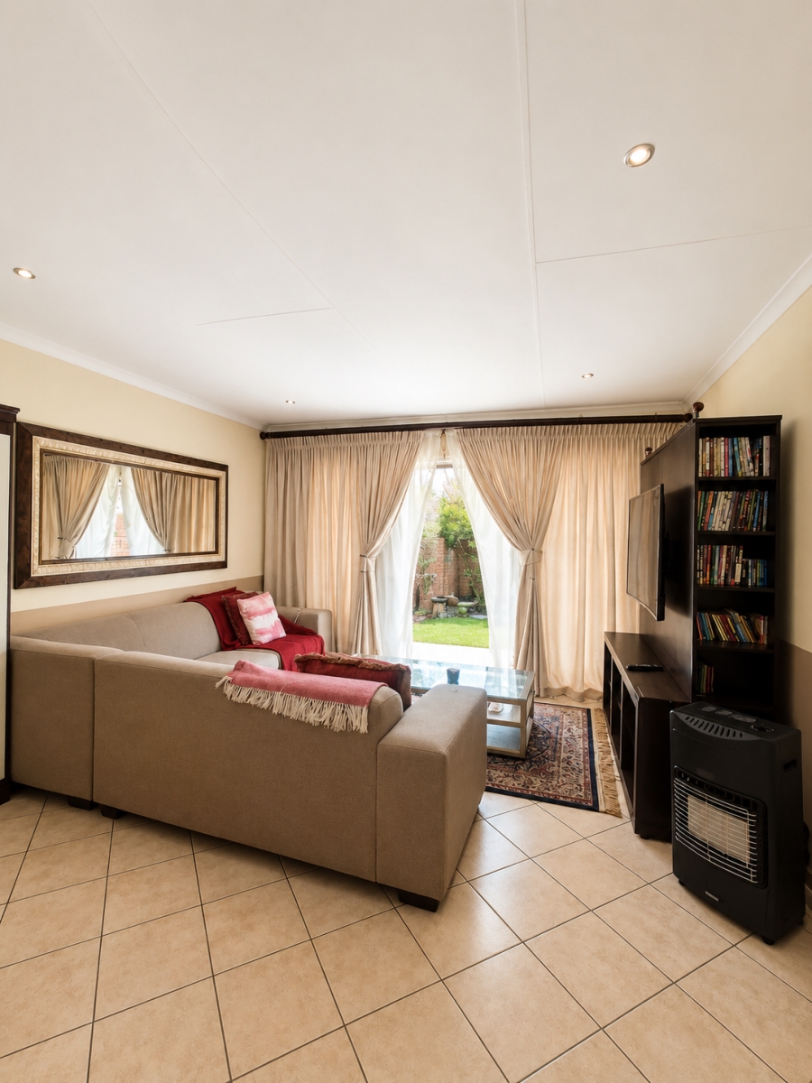 3 Bedroom Property for Sale in Monavoni Gauteng