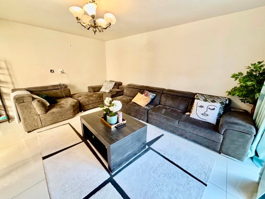 To Let 3 Bedroom Property for Rent in Morningside Gauteng